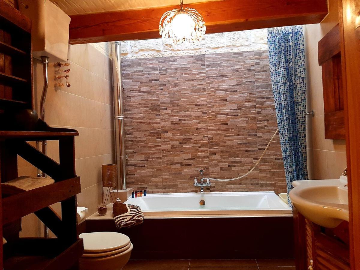 The Lyndee House Bed & Breakfast Nadur Exterior photo