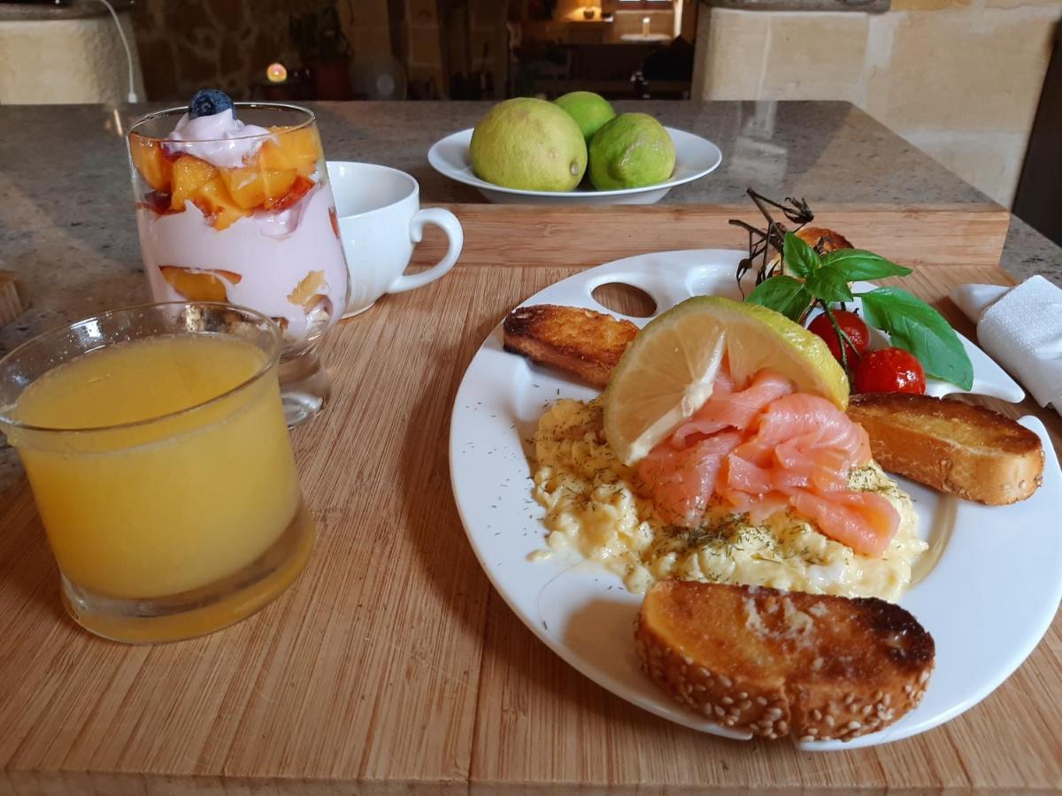 The Lyndee House Bed & Breakfast Nadur Exterior photo