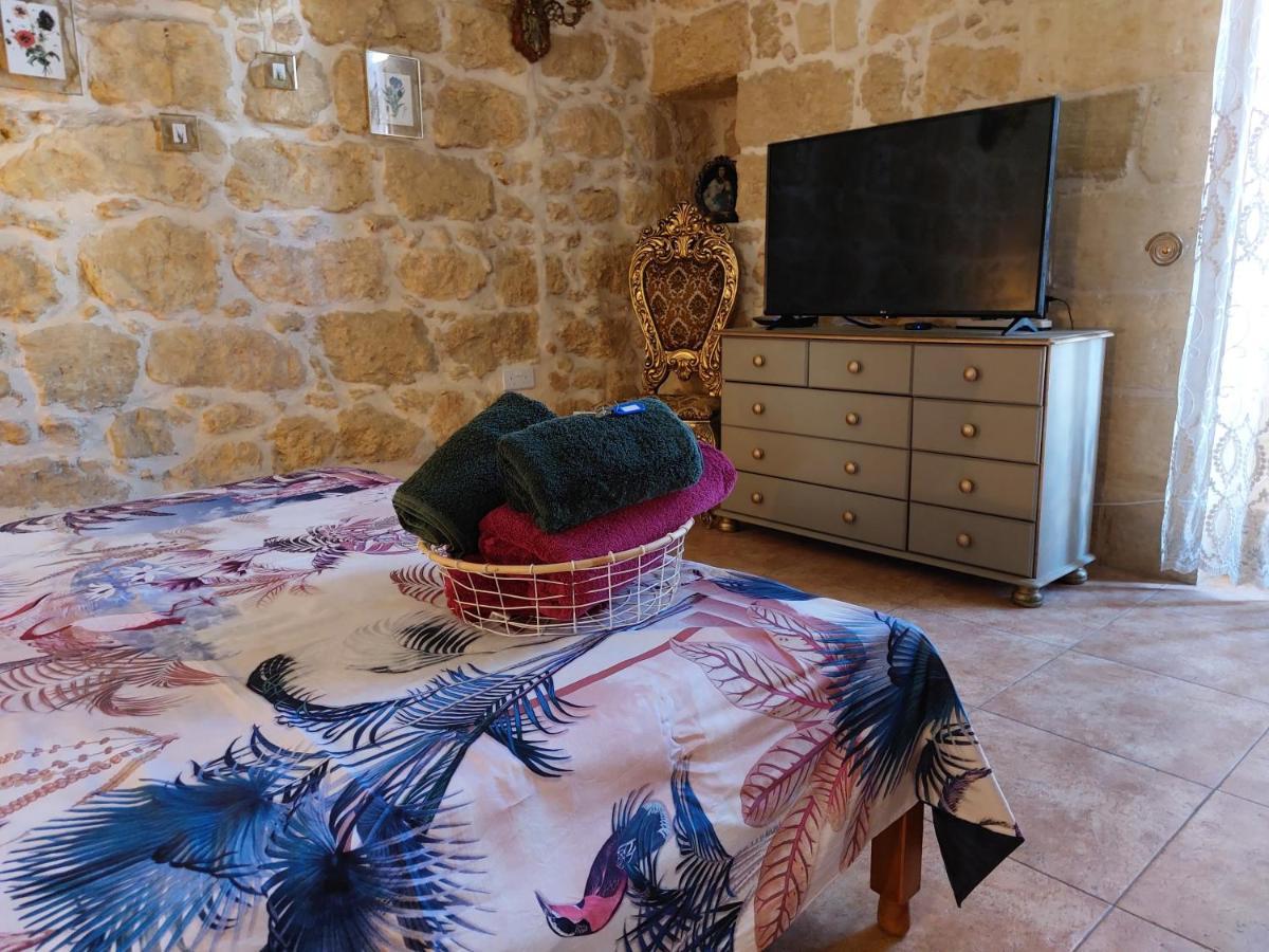 The Lyndee House Bed & Breakfast Nadur Exterior photo