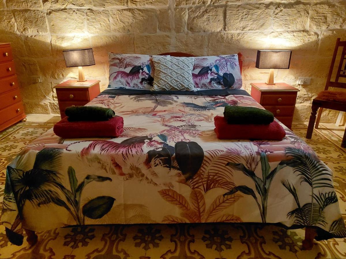 The Lyndee House Bed & Breakfast Nadur Exterior photo