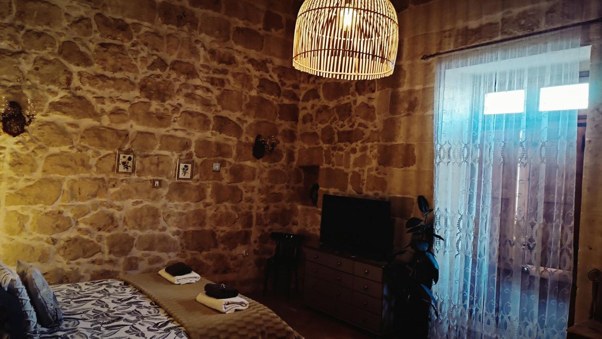The Lyndee House Bed & Breakfast Nadur Exterior photo